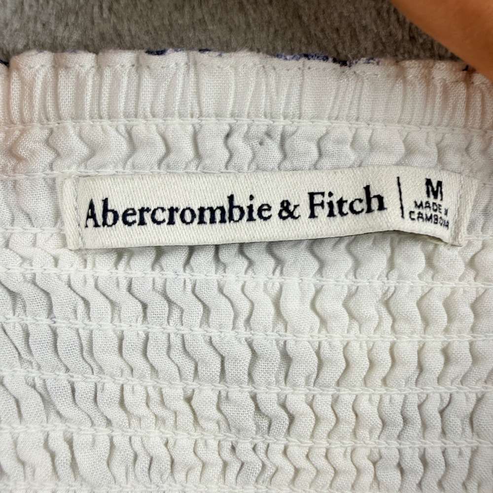 Abercrombie & Fitch Women's M Blue White Tropical Toile Linen Smocked Crop Top - Picture 3 of 9